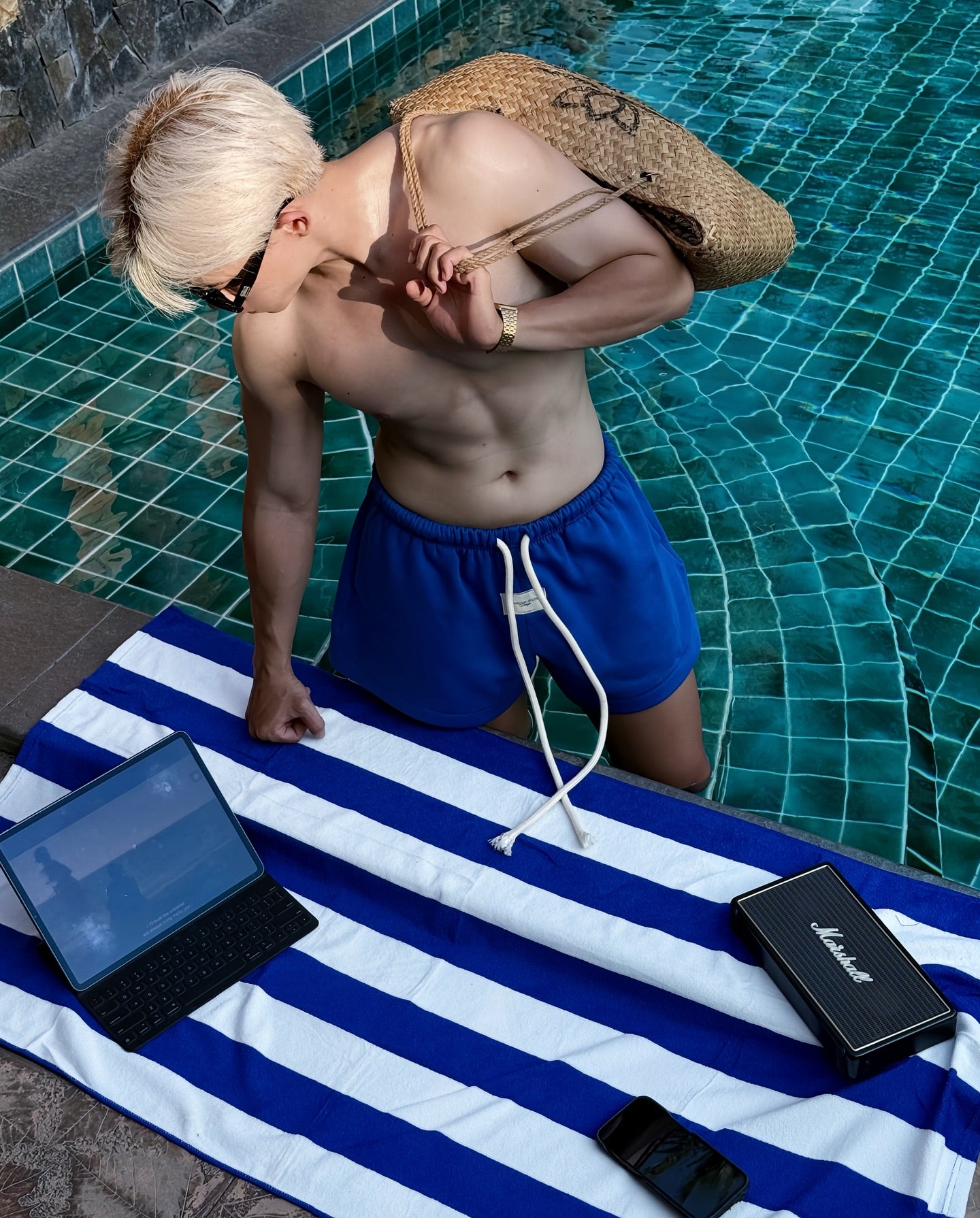 IDH SIGNATURE COBALT SWEATSHORTS