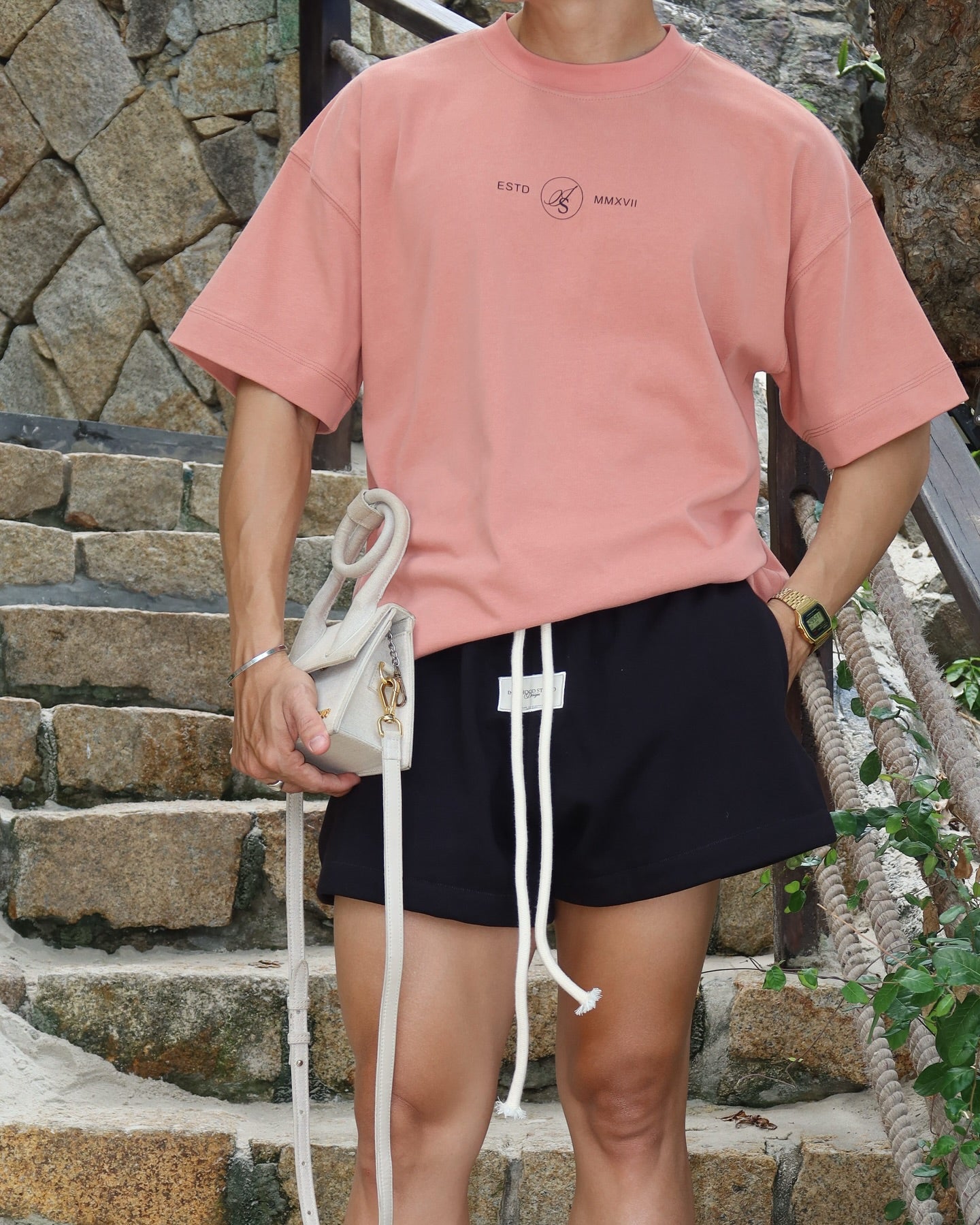 INDAHOOD SIGNATURE EMBOSSED MACROON TEE